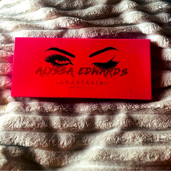 Alyssa Edwards Eyeshadow Palette by Anastasia - BH - Picture 1 of 5
